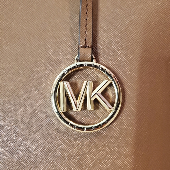 SOLD!! MICHAEL KORS purse - Picture 4 of 7